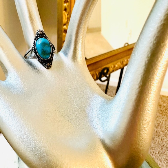 Vintage Sterling Silver Turquoise Ring - Picture 16 of 16